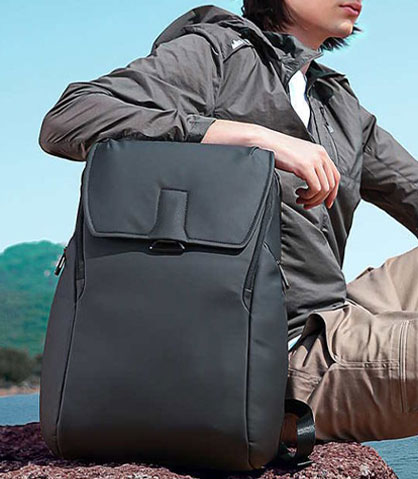 Why Is Waterproofing Important in a Business Backpack?